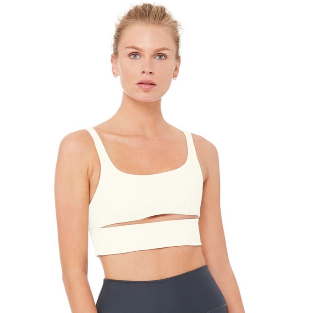 Alo Yoga slit bra in color pristine